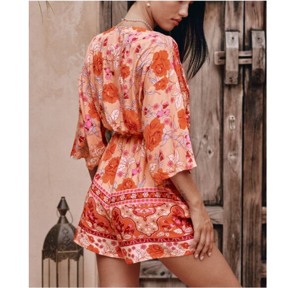 New CUPSHE Red Multi Floral V-Neck 3/4 Sleeve Belted Playsuit Romper Size S - Picture 2 of 9